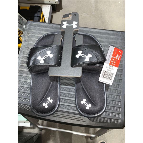Uner Armour Black Size 4Y Slides