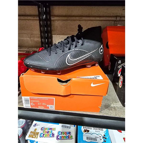 Nike  Jr Superfly 8 Club Football Cleats Size 6Y