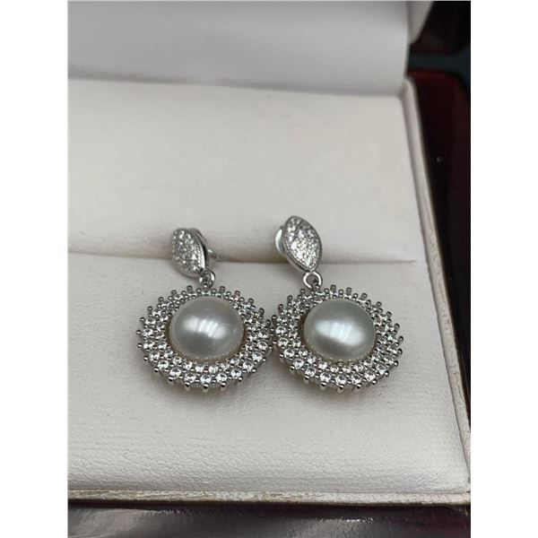 Set of Ladies Natural Creamy Pearls 2.45 carats set in .925 Silver with Appraisal $610.00