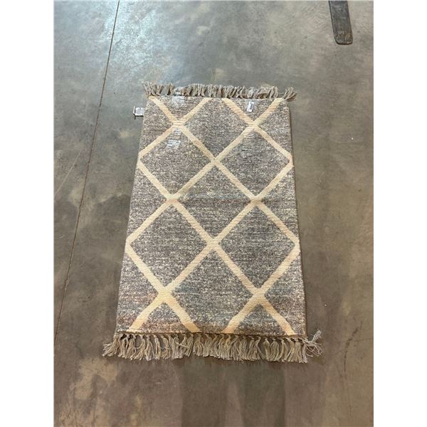 Mineral Spring microfiber rug 76cm x 116cm
