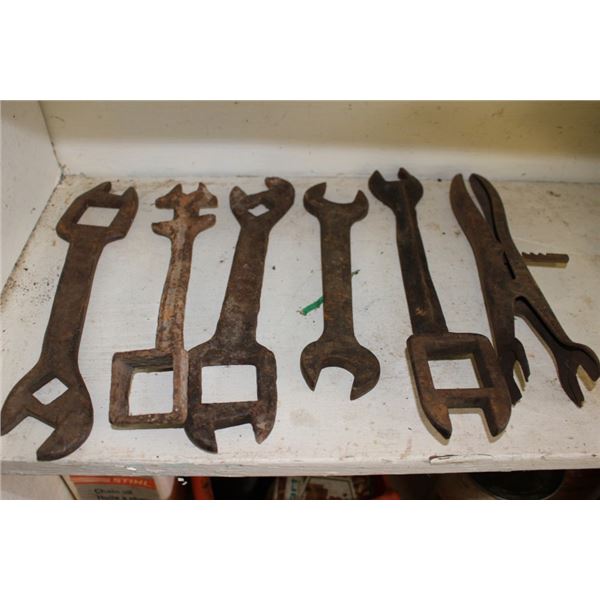 Assorted vintage wrenches
