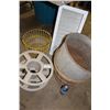 Image 1 : Wicker bucket, metal bucket, hose reel, louver