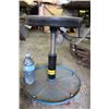 Image 2 : Rolling work stool