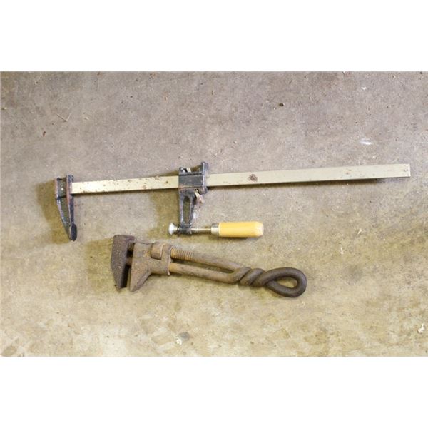Pipe wrench, rubber mallet, pipe wrench,