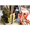 Image 1 : Tool carry tote, files, screwdrivers, rolling