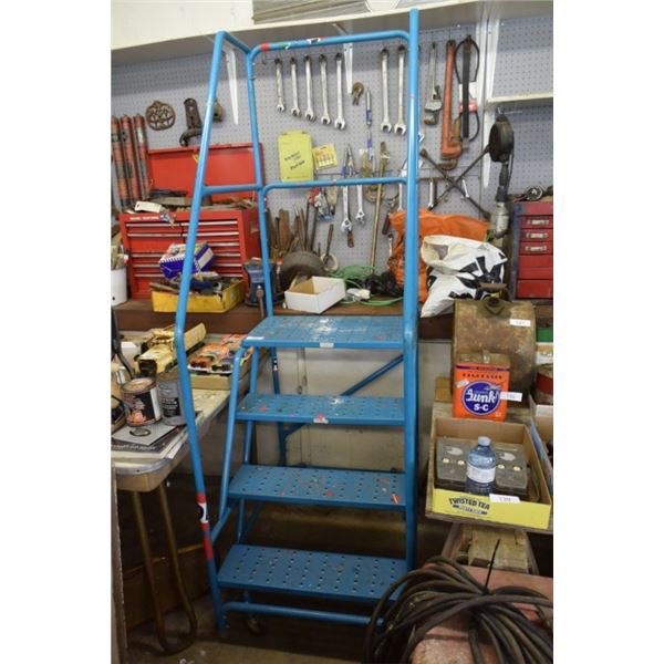 4 step warehouse ladder