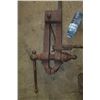 Image 2 : Antique Blacksmith Post vise Leg Vise