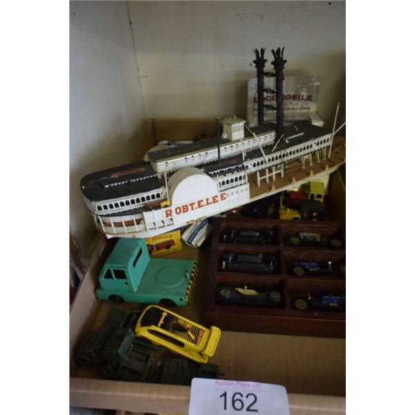 Vintage car toys, Robt.e.lee boat model