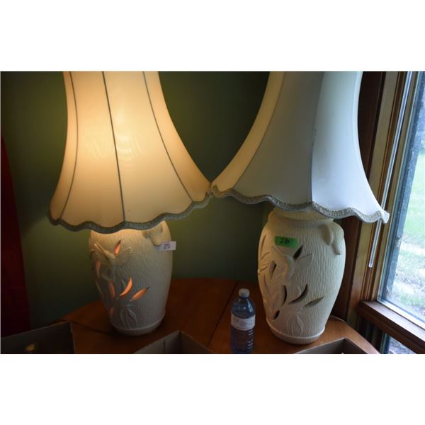2 table lamps