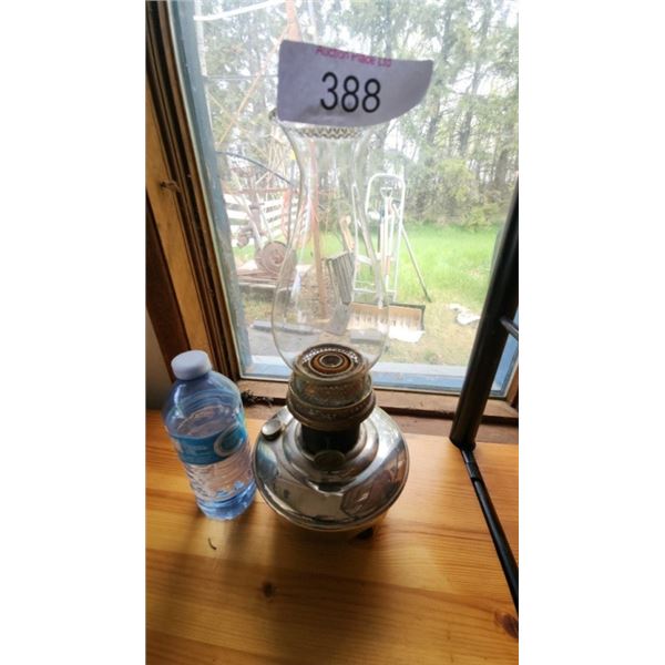 Metal base Aladdin oil lamp