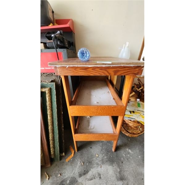 33"x19"x34" wooden table