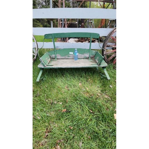 Wagon bench in very good conition