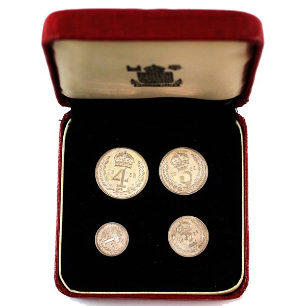 Great Britain 1953 4-Piece Maundy Money Set in Original Display Case! Low Mintage Year!