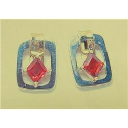 Garnet earrings, 14k yellow and white gold, garnets diamond shaped, faceted, approx. 1 carat, clarit