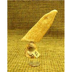 Ivory detailed eagle head on ivory, signed L.A.I. (33)