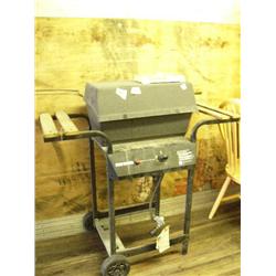 Patio Master BBQ and set of knives (153)