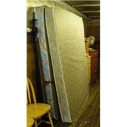 Queen sized mattress set: mattress, box spring and frame (153)