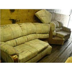 Sectional couch (153)