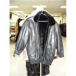 Men's reversible black leather and mink coat, approx. size XL (28)