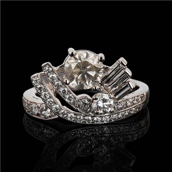 1.01 ctw Diamond Platinum Ring (1.80 ctw Diamonds)