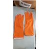 Image 2 : APPROX 300 SIZE LARGE ORANGE RUBBER GLOVES