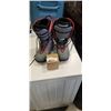 Image 1 : NEW CAR HORN AND SNOWBOARD BOOTS SIZE 44
