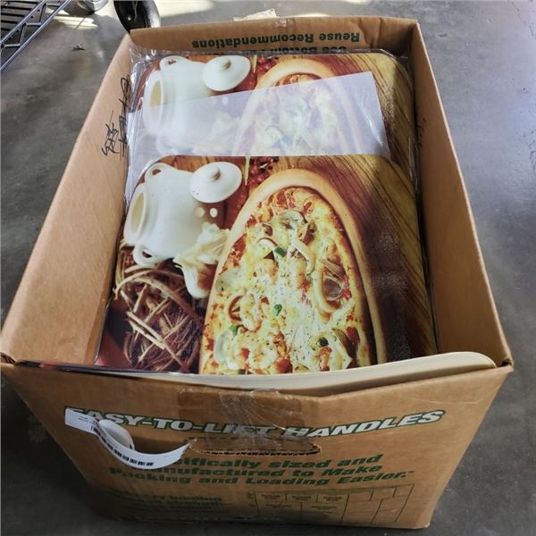 BOX OF PLACE MATS