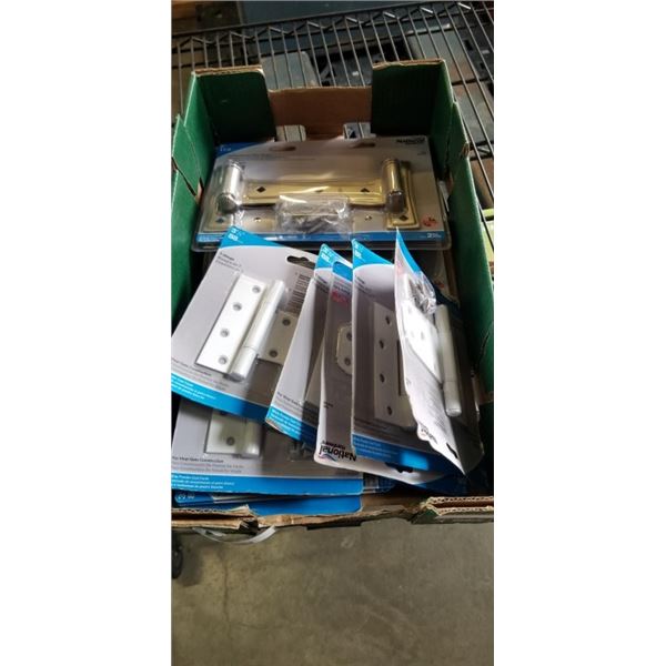 TRAY OF GATE HINGES