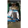 Image 1 : TRAY OF GATE HINGES