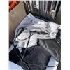 Image 4 : BLANKET AND FUR PILLOW NOREAST SLEEPING BAG WITH SMALL MATTRESS, HEATED BLANKET AND FUR PILLOW