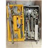 Image 3 : TOTE OF MISC TOOLS