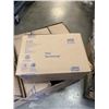 Image 3 : TORK XPRESSNAP DISPENSER AND NAPKINS