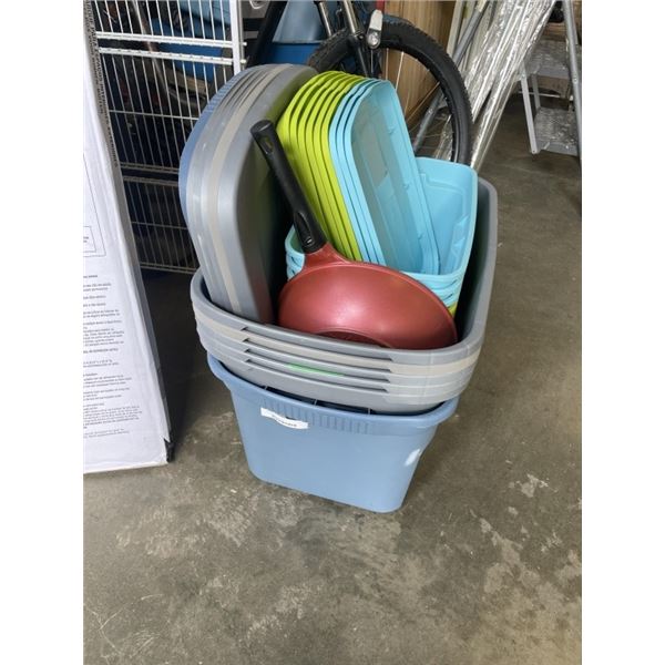 LOT OF PLASTIC TOTES