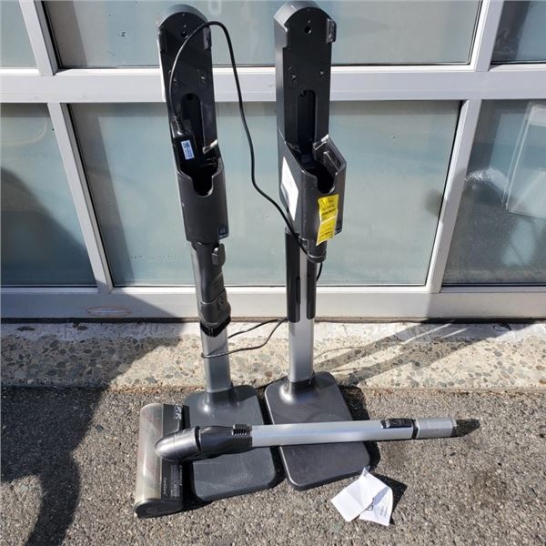 2 LG CORD ZERO VACUUM STANDS AND HEAD WITH TUBE