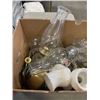 Image 2 : 3 ELECTRIC AND 2 KEROSENE VINTAGE MILK GLASS AND CUT GLASS LAMPS
