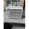 Image 1 : MAINSTAYS 5,000 BTU WINDOW MOUNT AIR CONDITIONER
