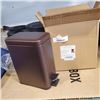 Image 1 : NEW 5L TRASH CAN WITH ANTI-SLIP LINER AND LID