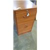 Image 3 : 2 DRAWER FILING CABINET W/ KEY