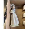 Image 8 : LOT OF COLLECTIBLE FIGURES AND HAND PAINTED BOWLS
