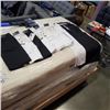 Image 1 : LOT OF NEW SIZE 4 SC & CO TUMMY CONTROL SHORTS AND NYGARD SKINNY CROP PANTS 7 SHIRTS AND 1 PANTS RET