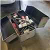 Image 2 : HARDCASE MAKEUP KIT WITH CONTENTS