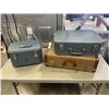 Image 1 : 3 VINTAGE SUITCASES
