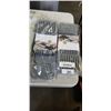 Image 3 : 2 NEW COMPACT 2 TIER KNIFE ORGANIZERS AND 4 SILICONE 3PC BAKING MATT SETS