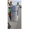 Image 1 : FRIDGAIRE STAINLESS REFRIDGERATOR