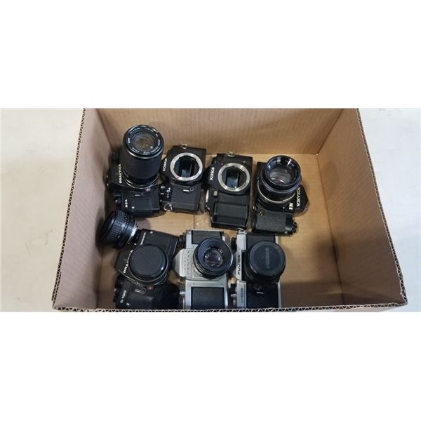 ASSORTED VINTAGE 35MM CAMERAS