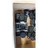 Image 3 : ASSORTED VINTAGE 35MM CAMERAS