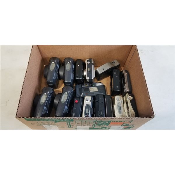 ASSORTED VINTAGE 35MM CAMERAS