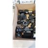 Image 2 : ASSORTED VINTAGE 35MM CAMERAS, LENSES AND FLASHES