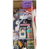 Image 2 : TRAY OF HOCKEY CARDS AND VARIOUS HOCKEY COLLECTIBLES