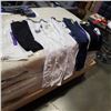 Image 1 : LOT OF NEW SIZE 14 LADIES KENSIE, SC & CO AND SANTANA CLOTHES 8 PIECES RETAIL $136